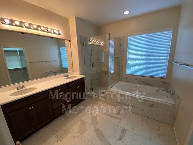 Building Photo - 31925 Red Pine Way