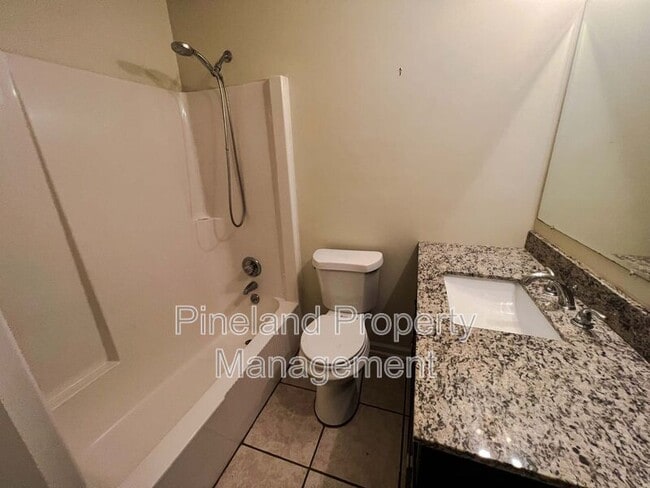 Building Photo - 544 Hilliard Dr