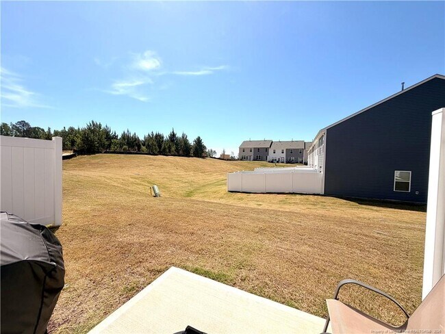 Building Photo - 106 Red Maple St