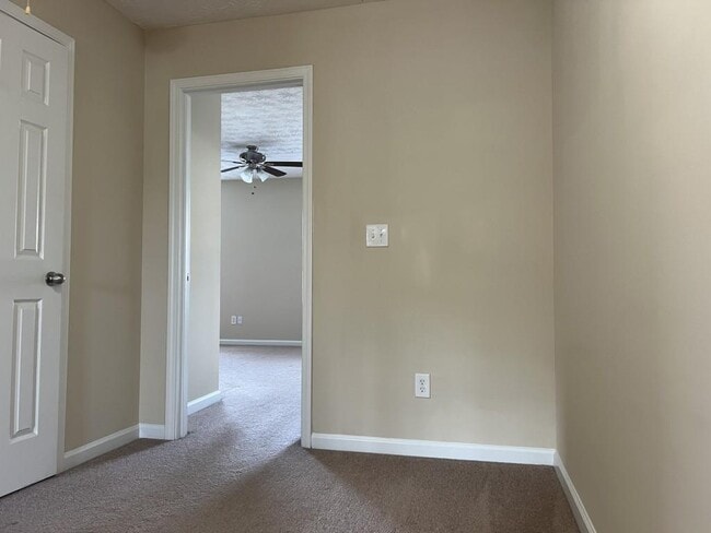 Building Photo - 6614 Splashwater Dr