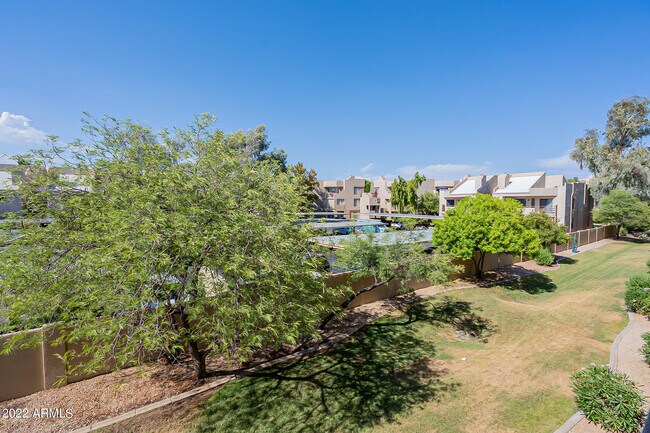 Building Photo - 4925 E Desert Cove Ave