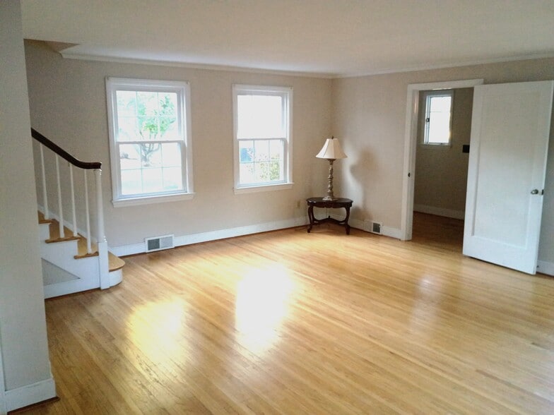 Great Room - 3875 N Buffalo Rd