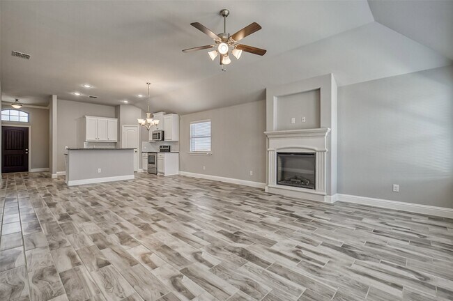 Building Photo - 207 Gardenia Dr