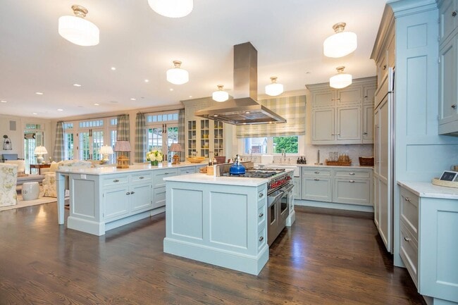 Building Photo - 63 Meadowmere Pl