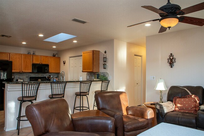 Building Photo - 3080 Shoshone Dr