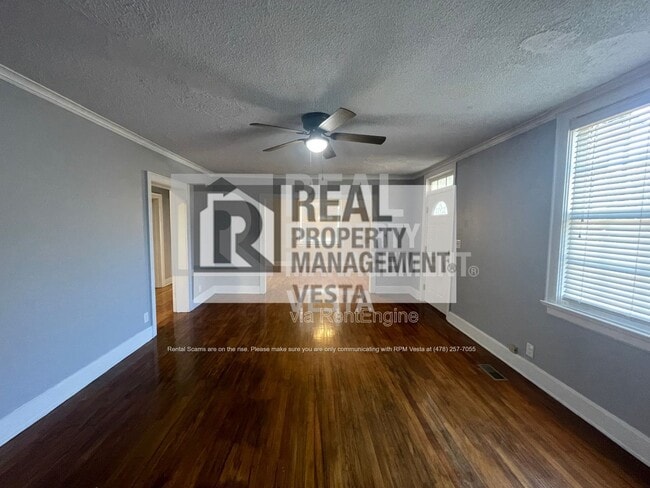 Building Photo - 1256 Winton Ave