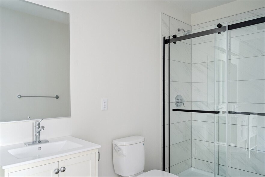 Building Photo - 319 Belgrade Ave