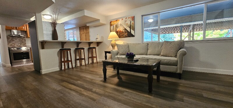 Building Photo - 1626 Huson Dr