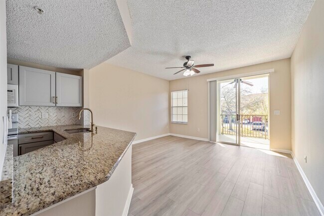 Building Photo - 4000 Grande Vista Blvd