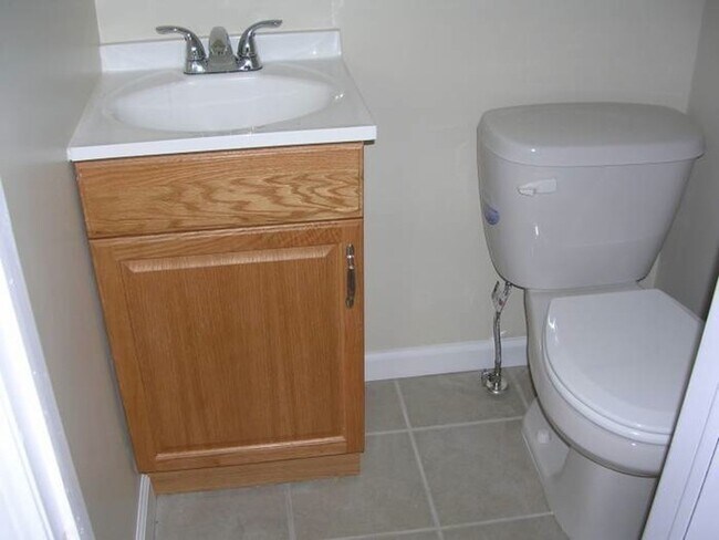 Building Photo - Fantastic 2+ Bedroom w/ 1 1/2 Bath Home! Recently Renovated! Hardwood Floors! Central Air! W/D Ho...