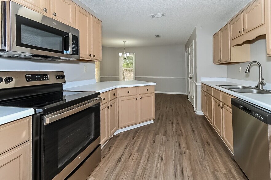 Building Photo - 1555 Appling Wood Cove N