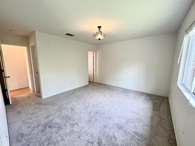 Building Photo - 5648 Brougham Way