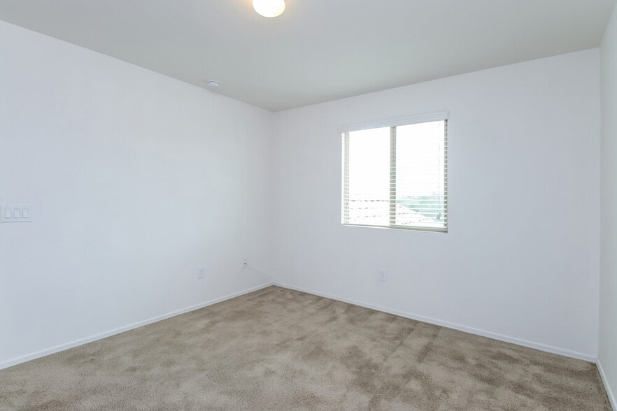 Building Photo - 18350 S Avenida Arroyo Seco