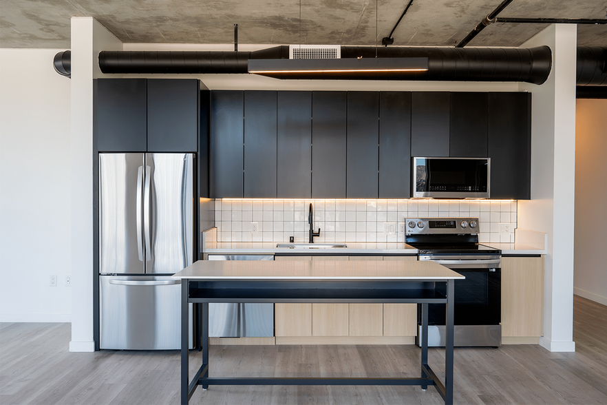 Fully Renovated Penthouse Kitchen - Lumina Hollywood