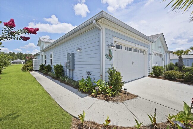 Building Photo - "Charming 2-Bedroom Retreat with 2 Baths and Den - 1558 Sq. Ft. of Comfort in Latitude Margaritav...