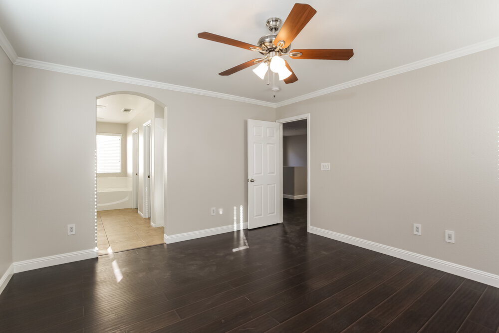 Building Photo - 9453 Grandview Spring Ave