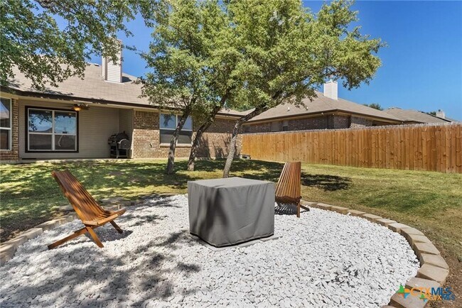 Building Photo - 3421 Doss St