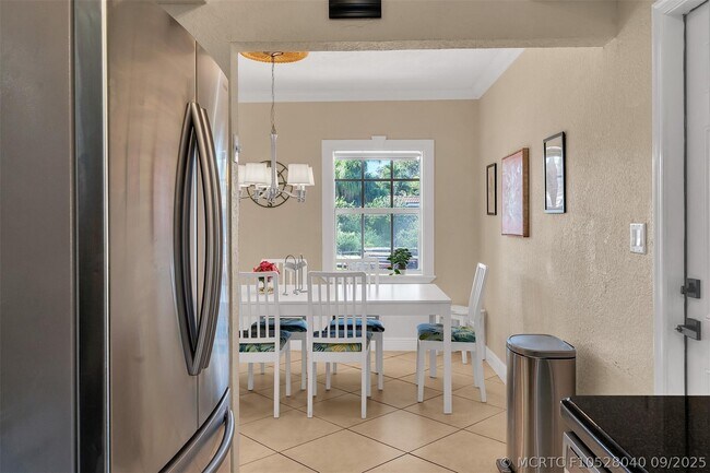 Building Photo - 3221 Seaward Dr