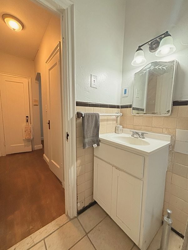 Building Photo - 463 E 178th St