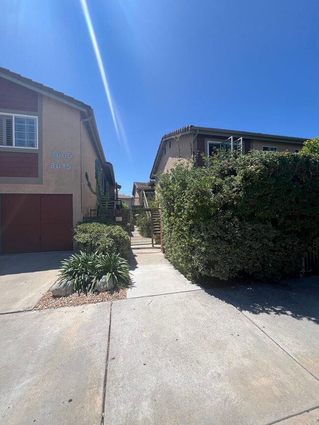 Building Photo - Lovely Condo bordering North Park & South ...