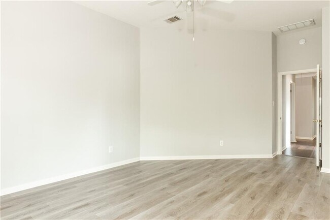 Building Photo - 1517 Hollyhock Ct