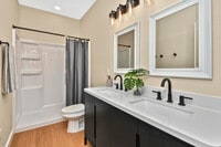 Building Photo - 1220 E Pacific St