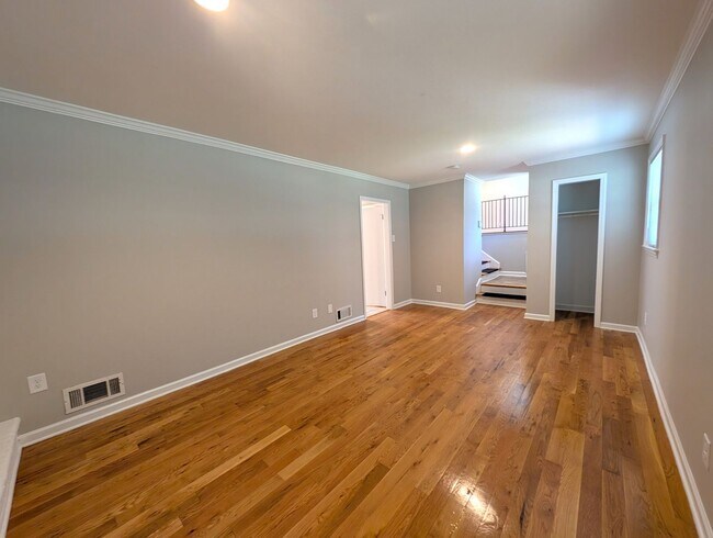 Building Photo - Charming split level home located in the Spring Valley Community in the South Park area of Charlo...