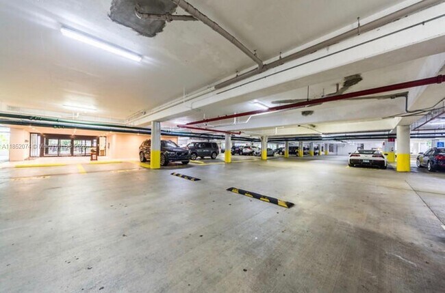 Building Photo - 101 Crandon Blvd