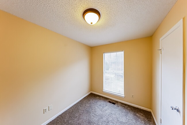 Building Photo - 6389 Tyler Loop Rd