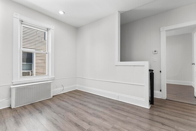 Building Photo - 394 Gregory St