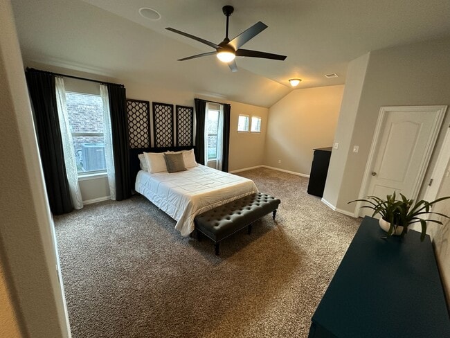 Building Photo - 909 Hartman Dr