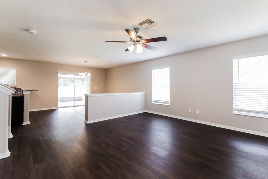 Building Photo - 10904 Golden Silence Dr