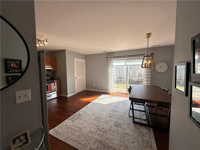 Building Photo - 620 Crab Apple Ln