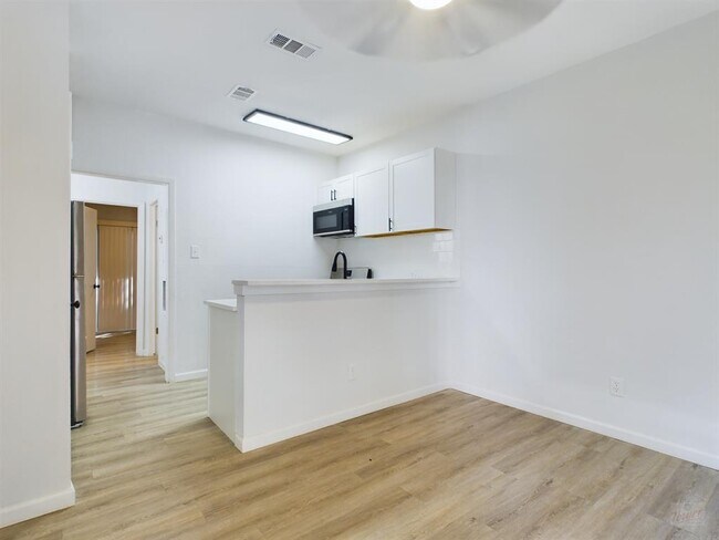 Building Photo - 2815 Rio Grande St