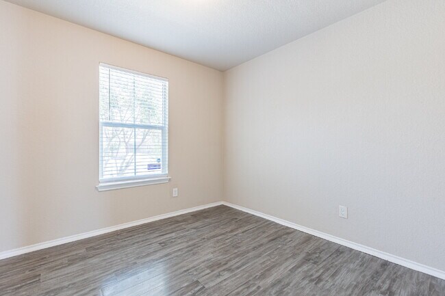 Building Photo - 2319 Salmon Creek