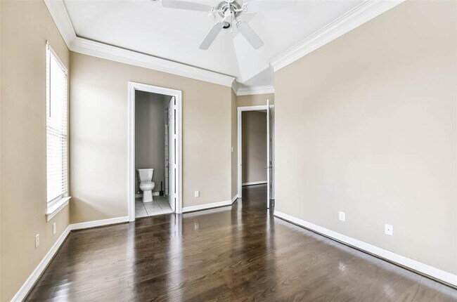 Building Photo - 1211 Kipling St
