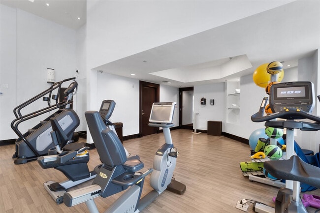 Building Photo - 18911 Collins Ave