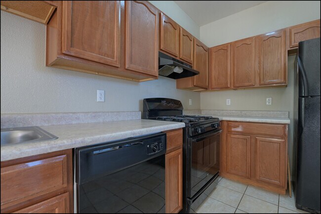 Building Photo - 14408 Escalera Dr