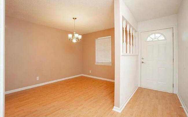 Building Photo - 1203 Blueridge Pky