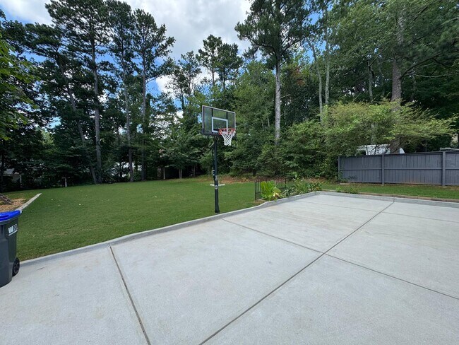 Building Photo - 965 Bass Ct N W