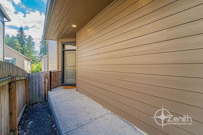 Building Photo - 5921 NE 48th St