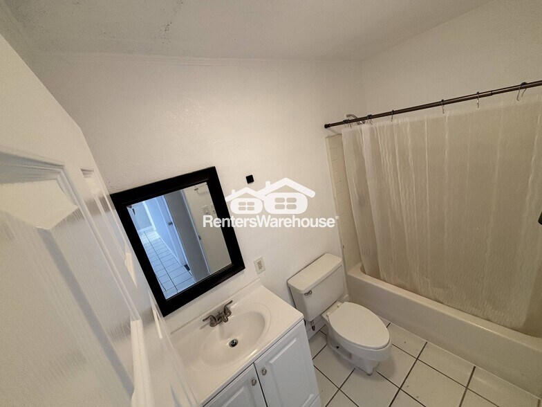 Building Photo - 2818 W Heatherbrae Dr