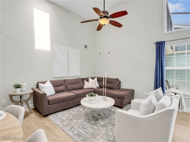 Building Photo - 1492 La Petite Ln