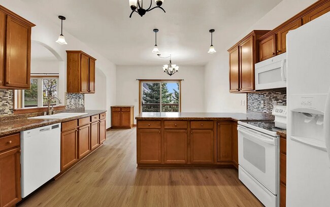 kitchen - 407 Century Oak Dr
