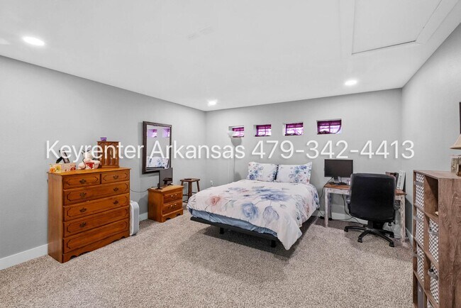 Building Photo - Charming 1 Bedroom Cottage-Style Home with Spacious Yard