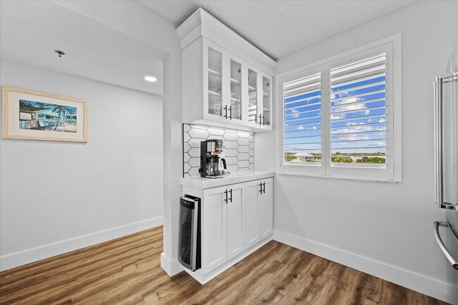 Building Photo - 201 S Seas Dr