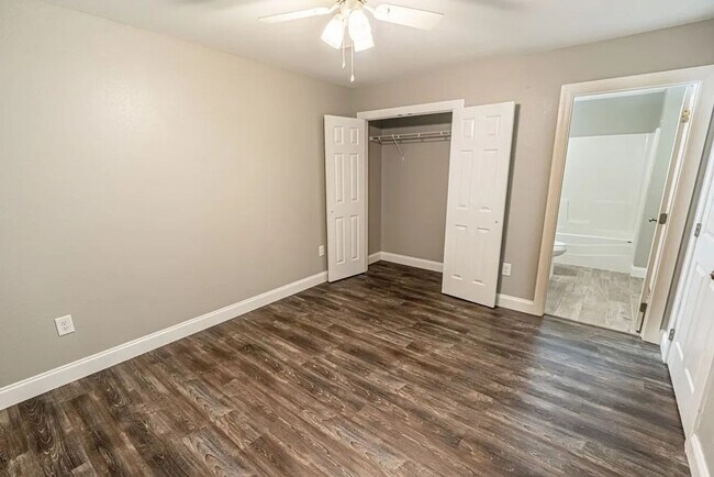 Building Photo - Eastern Eight- Bristol, VA- SFH