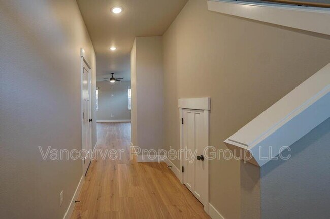 Building Photo - 2351 E Otter Lp