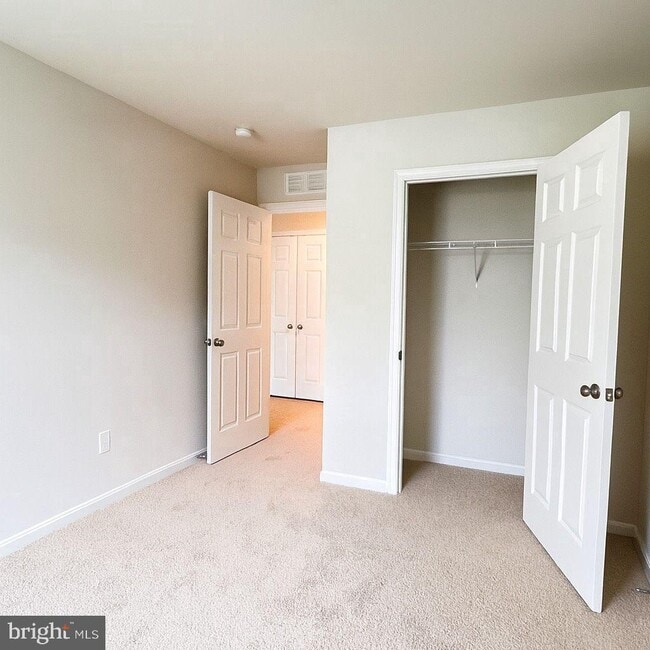 Building Photo - 229 Caterpillar Dr