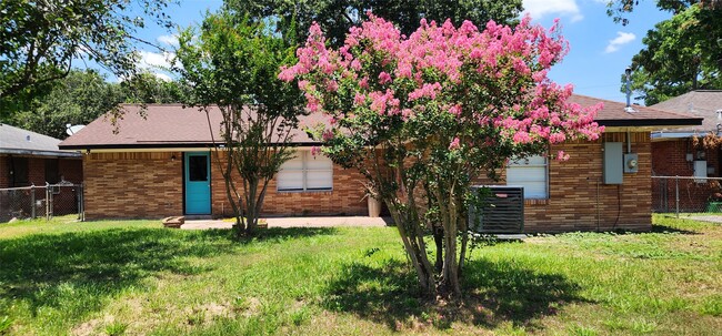 Building Photo - 4921 Nina Lee Ln